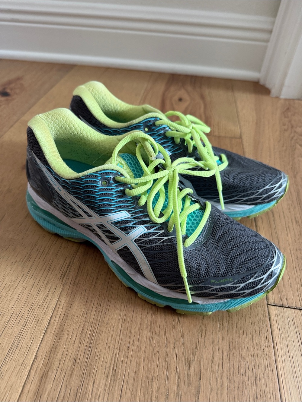 ASICS Gel Nimbus 18 Women's Gray & Neon Yellow Athletic Running Shoes